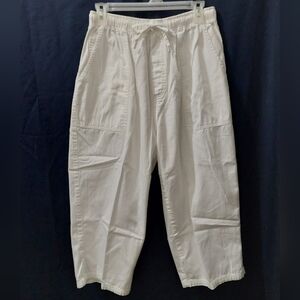 Cabin Creek white capris w/ elastic drawstring waist sz LG